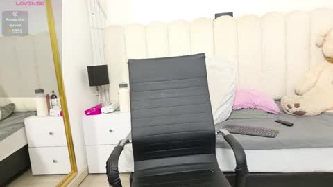 Snapshot of abi_doll chatting on 02-23-26, 12:46 abi_doll online show from 02-23-26, 12:46