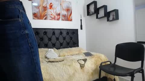 Abigail online show from 03-10-25, 12:37