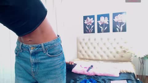 Abigail online show from 12-14-25, 12:32