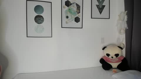 Snapshot of abigail_w chatting on 09-13-25, 01:22 abigail online show from 09-13-25, 01:22