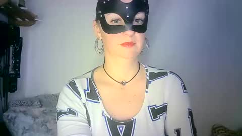 GoldenFish online show from 12-13-24, 01:59