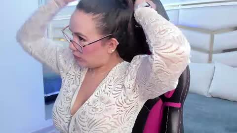 Snapshot of abiggailmonroe chatting on 06-11-26, 11:52 Abiggail online show from 06-11-26, 11:52