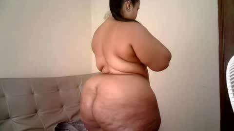 Snapshot of abril__ass chatting on 06-23-26, 01:53 abril__ass online show from 06-23-26, 01:53