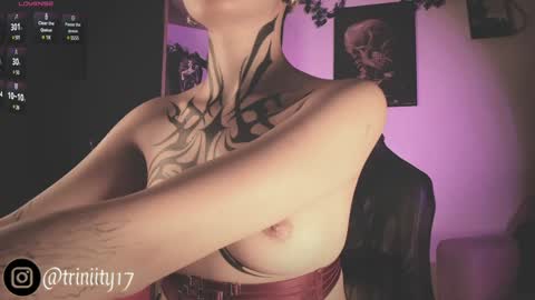 Snapshot of abril__colen chatting on 12-06-24, 12:23 April online show from 12-06-24, 12:23