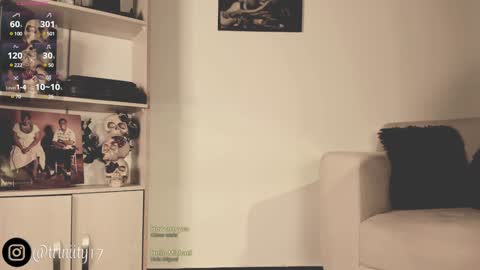 Snapshot of abril__colen chatting on 12-09-24, 12:01 April online show from 12-09-24, 12:01