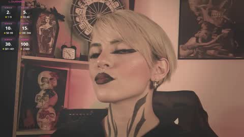 Snapshot of abril__colen chatting on 12-19-24, 10:42 April online show from 12-19-24, 10:42