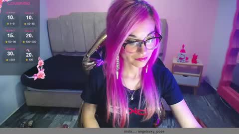 abril_ch_ online show from 10-22-25, 10:48