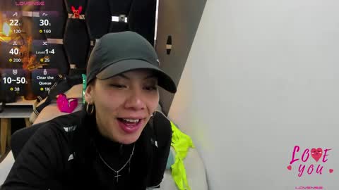 Abril Fox online show from 04-10-26, 09:30