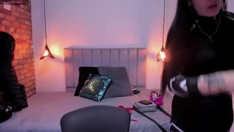 Abril Fox online show from 04-23-26, 08:00