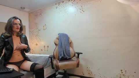 Snapshot of abril_sexx chatting on 07-28-26, 02:13 Call me April online show from 07-28-26, 02:13