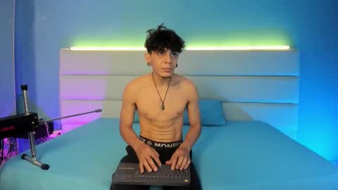 Abril and Julian online show from 02-27-26, 11:43