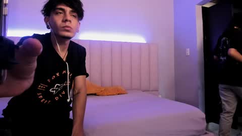 Abril and Julian online show from 05-07-26, 11:59