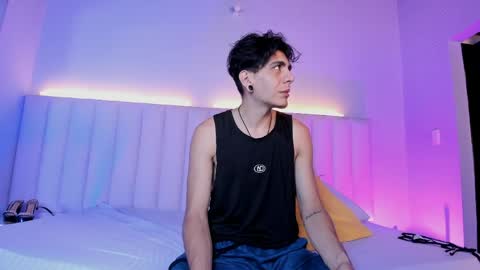 Abril and Julian online show from 05-30-26, 11:51
