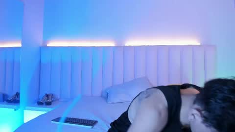 Abril and Julian online show from 06-09-26, 12:06