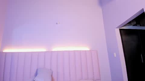 Abril and Julian online show from 06-17-26, 12:07