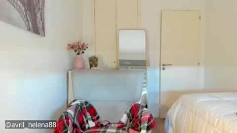 Helena online show from 02-20-25, 02:13