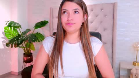 Snapshot of abrill_cute chatting on 09-20-25, 09:49 abrill_cute online show from 09-20-25, 09:49