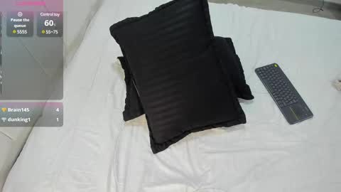 Snapshot of abrilsonne chatting on 02-12-25, 09:01 AbrilSonne online show from 02-12-25, 09:01