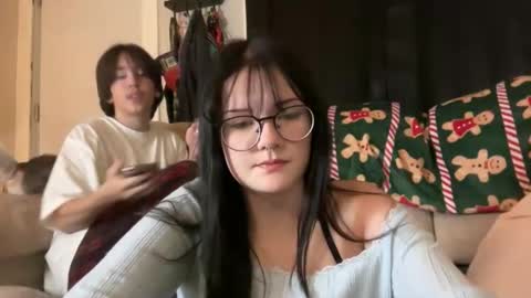 Snapshot of abs7719 chatting on 11-13-25, 04:00 Abs online show from 11-13-25, 04:00