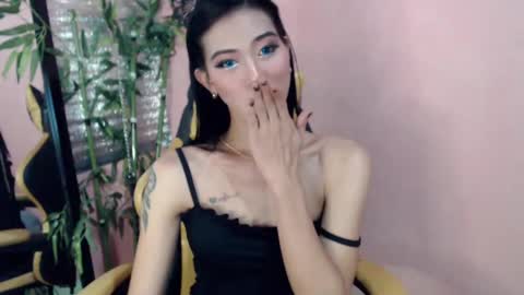 Miss Sophie online show from 12-23-24, 05:43