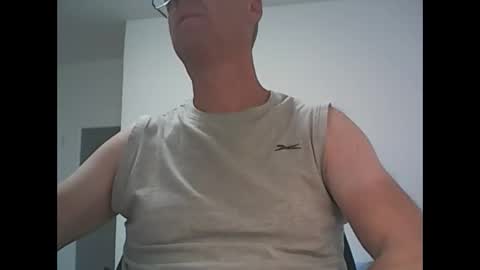 Snapshot of active147 chatting on 10-05-25, 09:24 active147 online show from 10-05-25, 09:24