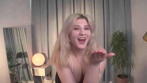 Snapshot of ada_gatess chatting on 03-29-26, 01:11 ADA online show from 03-29-26, 01:11