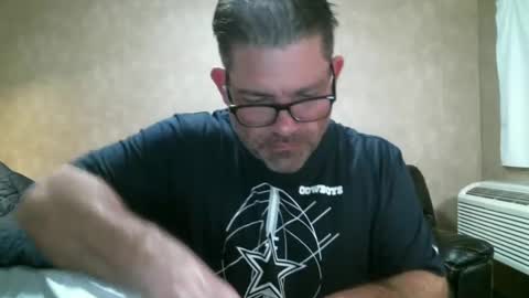 adam91720 online show from 12-02-24, 01:03