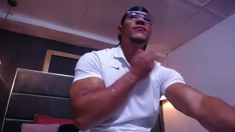 adam_fit19cm online show from 06-11-26, 02:26