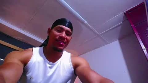 adam_fit19cm online show from 07-28-26, 02:13