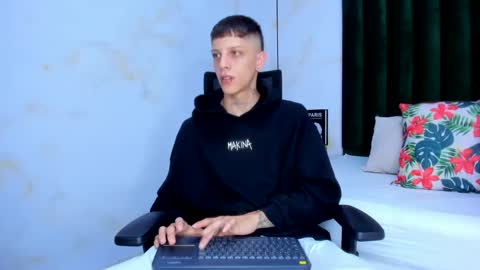 Snapshot of adam_hard_ chatting on 01-22-25, 07:45 Adam online show from 01-22-25, 07:45