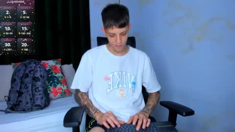 Snapshot of adam_hard_ chatting on 02-03-25, 07:52 Adam online show from 02-03-25, 07:52