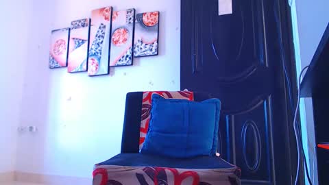 Snapshot of adam_hot11 chatting on 01-06-25, 04:44 adam hot11 online show from 01-06-25, 04:44