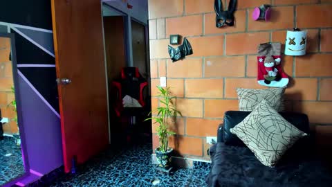 Adam Valencia online show from 02-21-25, 06:48