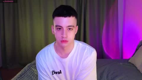 Hi Im Adam Glad to see u here 3 And its my first day online show from 12-09-24, 09:37