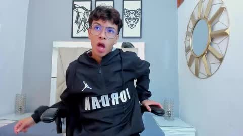 Adams Bobby online show from 11-19-25, 11:21