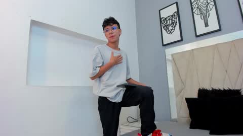 Adams Bobby online show from 03-06-26, 11:17