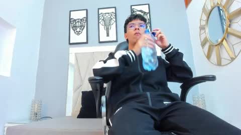 Snapshot of adams_bobby chatting on 04-26-26, 10:57 Adams Bobby online show from 04-26-26, 10:57