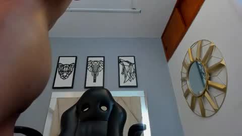 Snapshot of adams_bobby chatting on 04-29-26, 05:30 Adams Bobby online show from 04-29-26, 05:30
