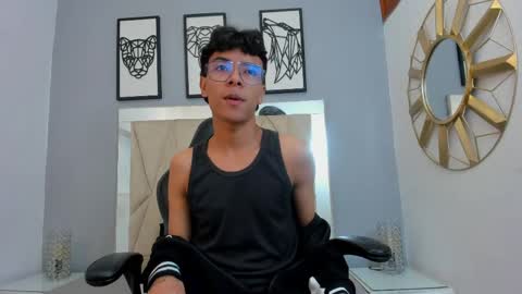 Snapshot of adams_bobby chatting on 05-04-26, 11:17 Adams Bobby online show from 05-04-26, 11:17