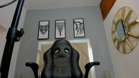 Snapshot of adams_bobby chatting on 05-13-26, 11:07 Adams Bobby online show from 05-13-26, 11:07