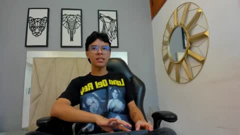 Snapshot of adams_bobby chatting on 05-15-26, 10:55 Adams Bobby online show from 05-15-26, 10:55