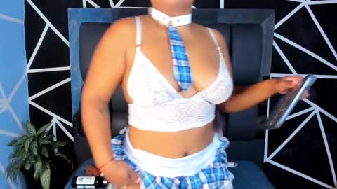 Snapshot of adams_cloe chatting on 03-04-25, 10:13 Cloe Adams online show from 03-04-25, 10:13