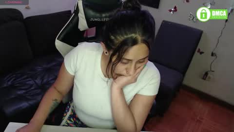 Snapshot of adams_mel chatting on 10-26-25, 11:20 adams_mel online show from 10-26-25, 11:20