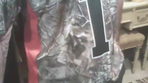 Snapshot of adamsny chatting on 12-18-25, 06:41 adamsny online show from 12-18-25, 06:41