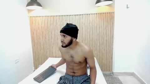 Adams online show from 10-08-25, 08:17