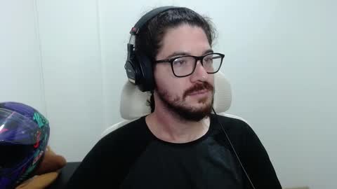 Snapshot of adamussutekh chatting on 01-10-25, 09:34 Adam online show from 01-10-25, 09:34