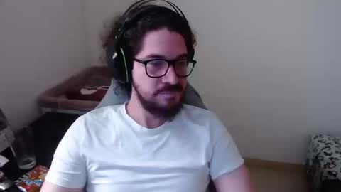 Snapshot of adamussutekh chatting on 09-27-25, 05:18 Adam online show from 09-27-25, 05:18