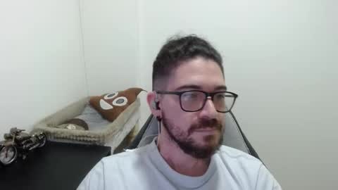 Snapshot of adamussutekh chatting on 11-18-25, 11:03 Adam online show from 11-18-25, 11:03