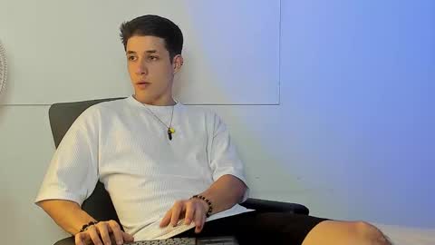 Snapshot of adan_rivas chatting on 12-26-24, 10:20 adan online show from 12-26-24, 10:20
