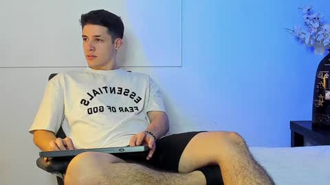 Snapshot of adan_rivas chatting on 01-09-25, 10:20 adan online show from 01-09-25, 10:20
